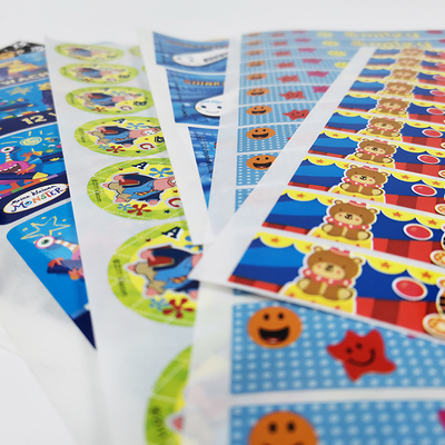 Label Perekat yang Dapat Dicetak CMYK BOPP Kartun Mengkilap Die Cut Sticker Sheets